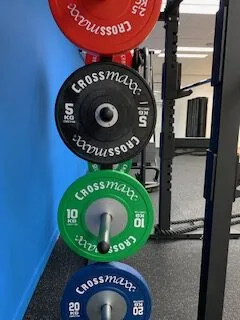 Gewichtenrek in de trainingsstudio
